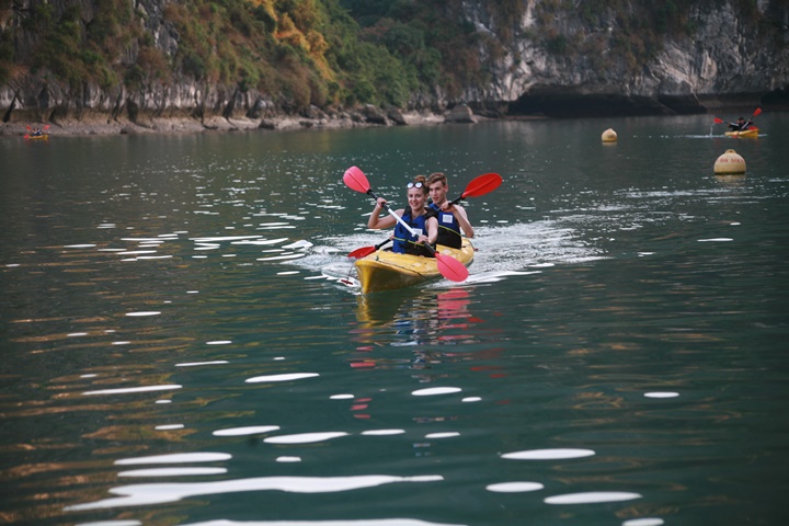Calypso-cruises-kayaking
