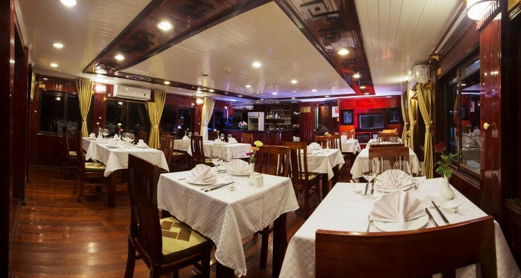 Swan Cruises Dining room