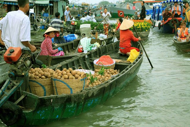 Cai Rang Floating Market-Mekong Delta2
