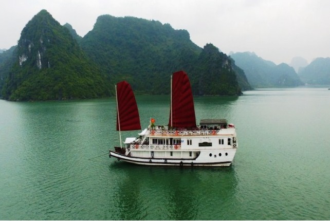 Imperial Legend Cruise Halong Bay